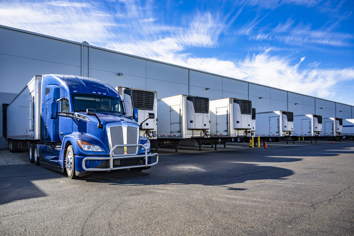 loading reffrigerated transport trucks